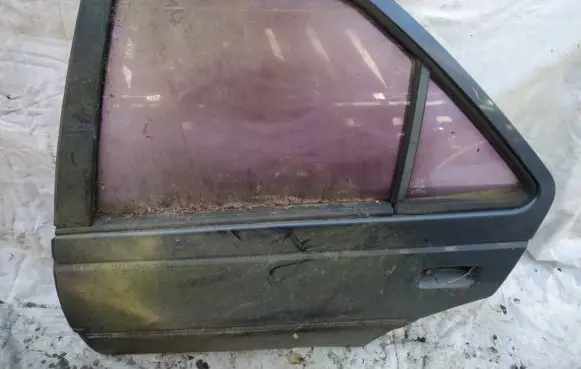 Peugeot 405 Rear door MELYNOS