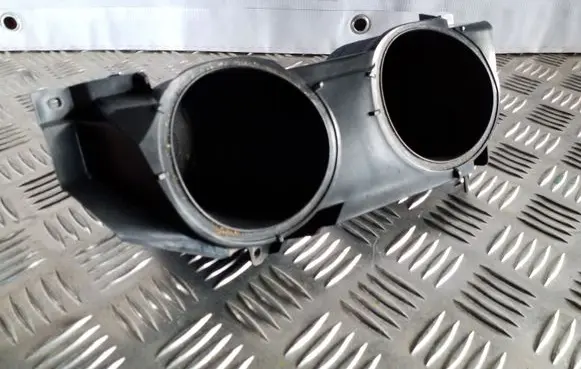 Cup holder front