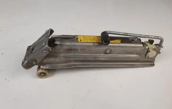 Audi A6 S6 C6 4F Lift Jack 