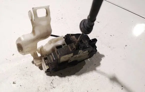 KIA Ceed Rear door lock