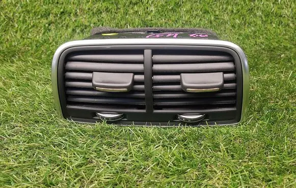 Rear air vent grill