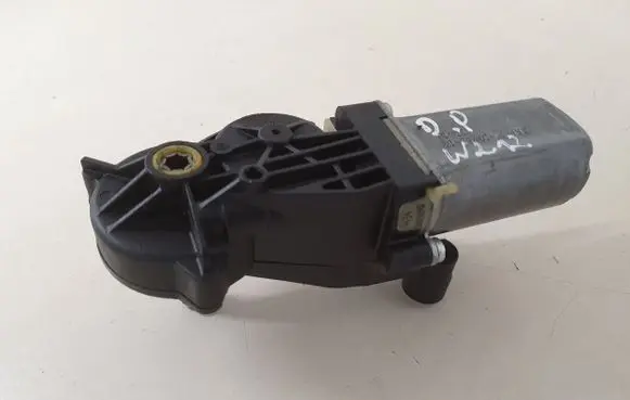 Mercedes-Benz E W212 Seat adjustment motor P10725502