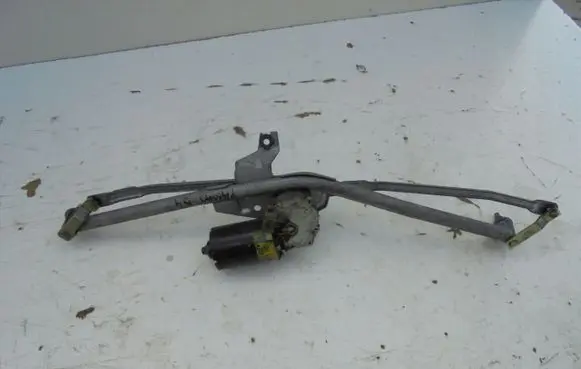 Volkswagen PASSAT B4 Front wiper linkage and motor