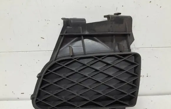 Mazda 323 Front bumper lower grill B30D50C21