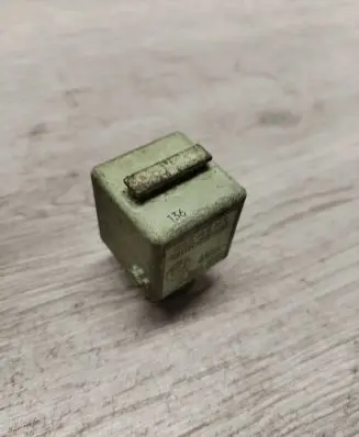 BMW 5 E39 Other relay 8366600