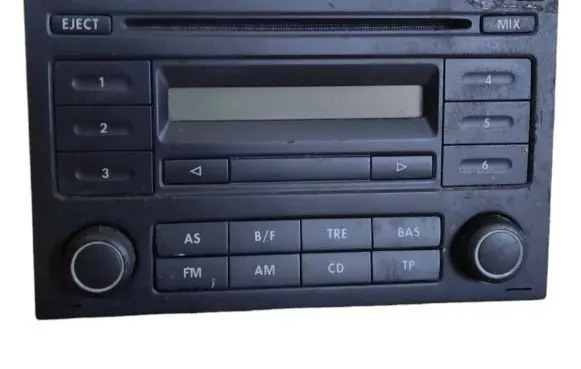 Volkswagen Fox Radio/CD/DVD/GPS head unit 5Z0035152D 5Z0035152