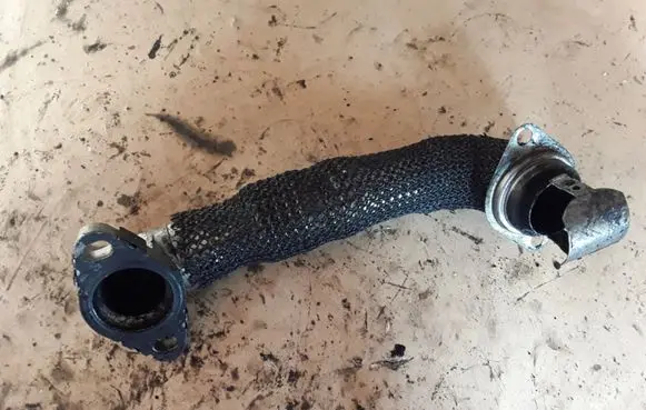 Ford Fiesta EGR valve line/pipe/hose 9674950180