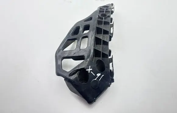Toyota Auris E180 Front bumper mounting bracket 5253502050
