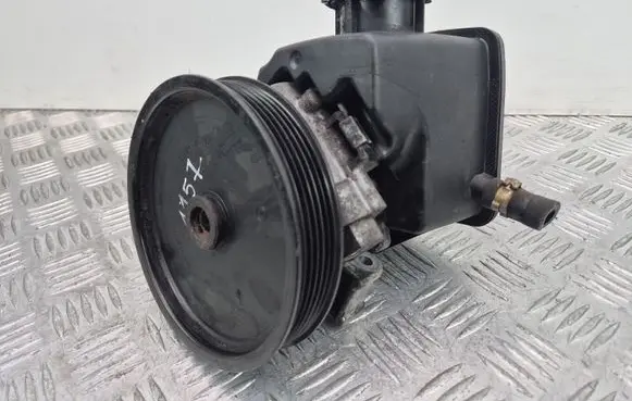 Mercedes-Benz C W204 Power steering pump A0044667001 7692900538