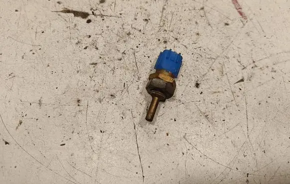 Nissan Navara D40 Coolant temperature sensor A27621T03