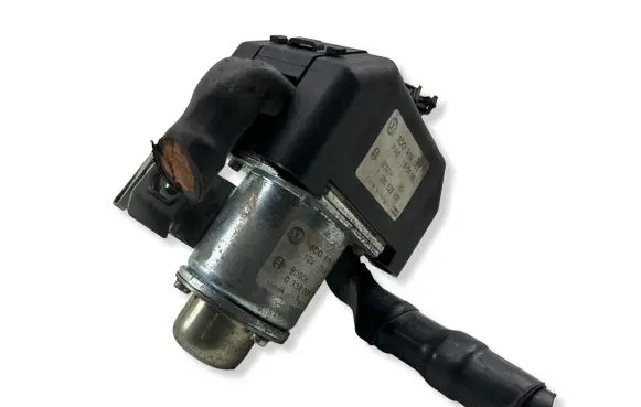 Volkswagen Phaeton Charging relay 3D0919083 1330522900 190406