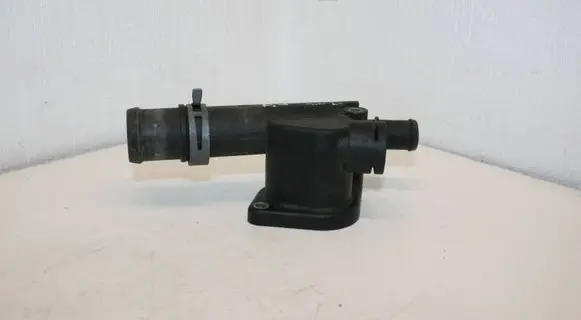 Audi A4 S4 B7 8E 8H Engine coolant pipe/hose 038121132G