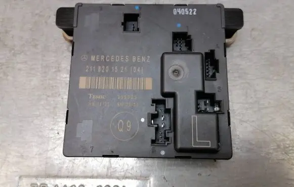 Mercedes-Benz E W211 Door control unit/module 2118201526