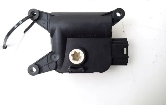 Volkswagen Golf V Air flap motor/actuator 0132801364