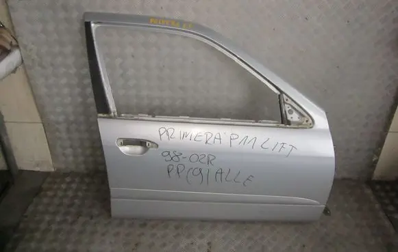 Nissan Primera Front door