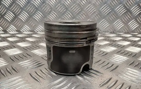 Volkswagen Golf IV Piston 079155