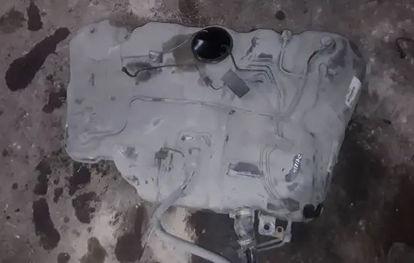 Volvo V70 Fuel tank 31305015