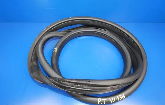 Mercedes-Benz GLA W156 X156 Rear door rubber seal (on body) 