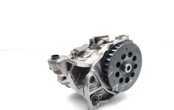 Audi A4 S4 B9 Oil pump 04L145208AA