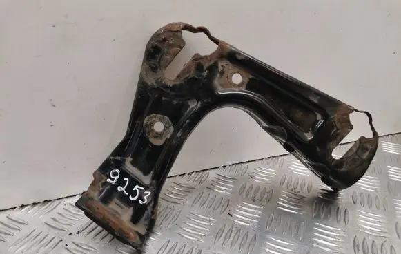 Skoda Octavia Mk2 (1Z) Headlight/headlamp mounting bracket 1Z0805071