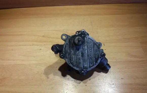 Volvo S60 Vacuum pump 08658230