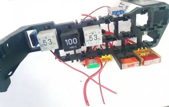 Skoda Superb B5 (3U) Fuse box set 8d1937545
