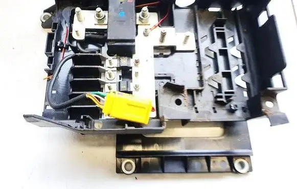 Volkswagen Touareg I Fuse box set 7l0937548