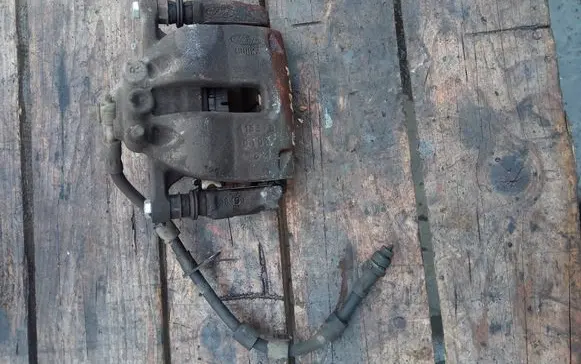 Ford B-MAX Front brake caliper