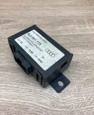 Audi A3 S3 8L Alarm control unit/module 8L0951173