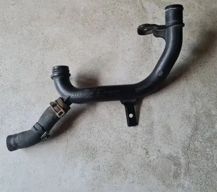 Volkswagen PASSAT CC Engine coolant pipe/hose 06J121065F