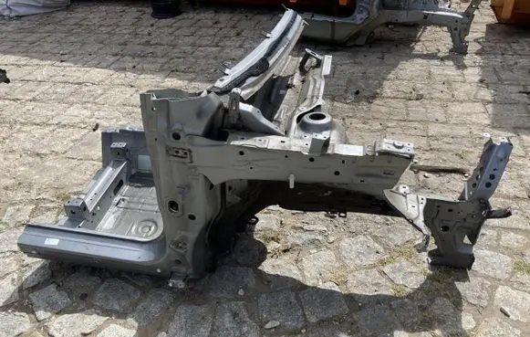 Suzuki Vitara (LY) Front quarter panel PK19104