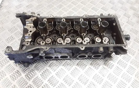 Nissan Micra Engine head 