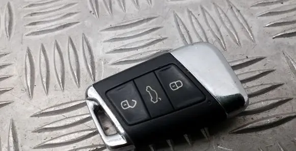 Volkswagen PASSAT B8 Ignition key/card 3G0959752
