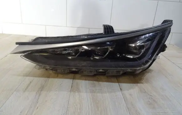 Mitsubishi Outlander Headlight/headlamp STE4121010C