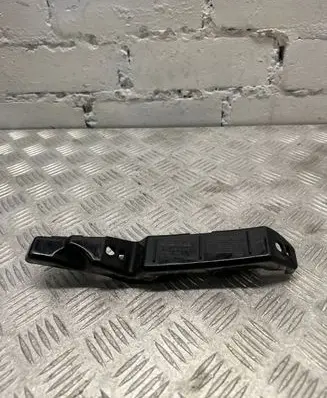 KIA Ceed Front bumper mounting bracket 865181H500