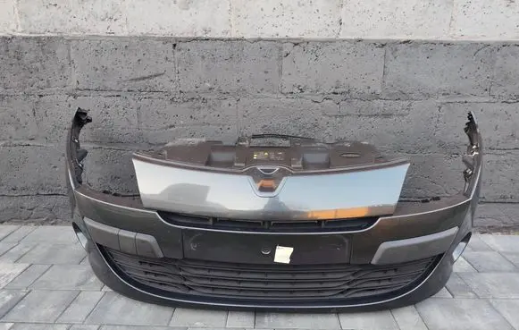 Renault Megane III Front bumper RGC9320