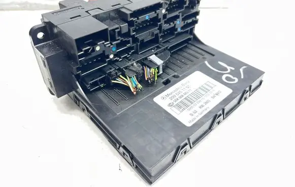 Mercedes-Benz CLK A209 C209 Fuse module 2095451101 5DK00848511