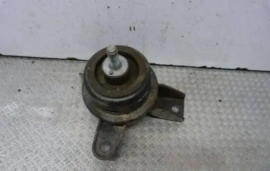 Gearbox mounting bracket