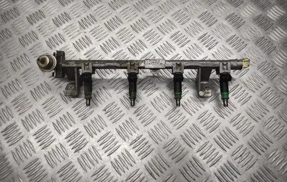 Ford Focus Fuel main line pipe 98MF9H487BB 98MF9D280 2411985C