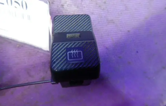 Volkswagen Transporter - Caravelle T4 Windscreen/window heater switch 701959621