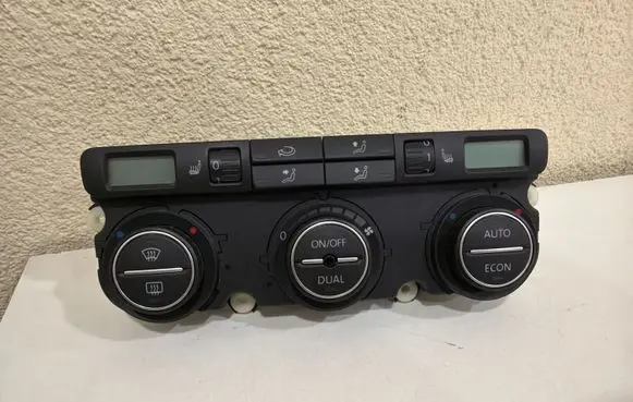 Volkswagen Golf V Climate control unit
