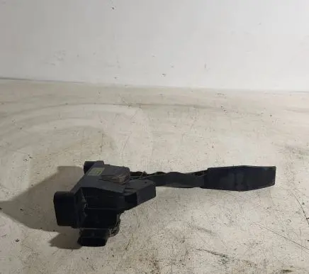 Opel Zafira A Accelerator throttle pedal 90581208 18201284 0281002298