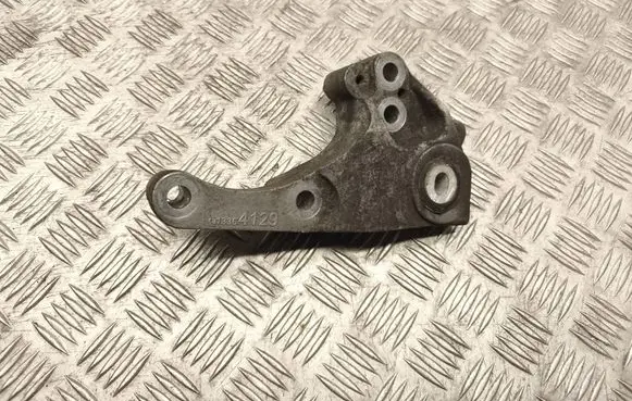 Opel Astra K Engine mounting bracket 13364129
