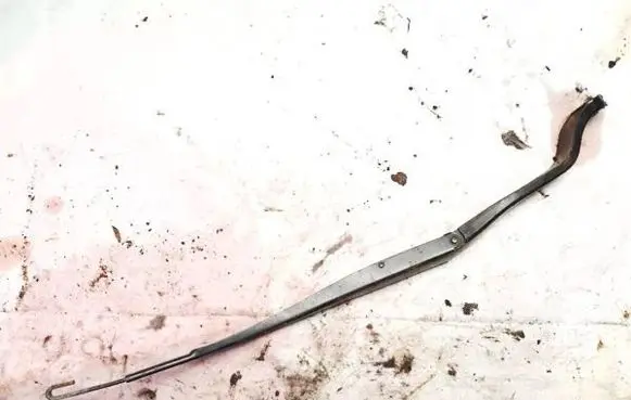 Honda CR-V Front wiper blade arm