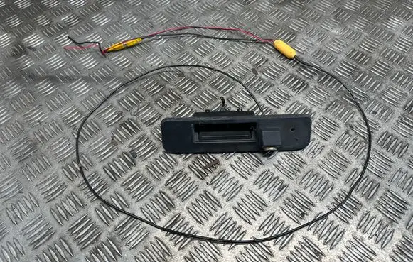 Mercedes-Benz A W176 Tailgate opening switch 1667500593
