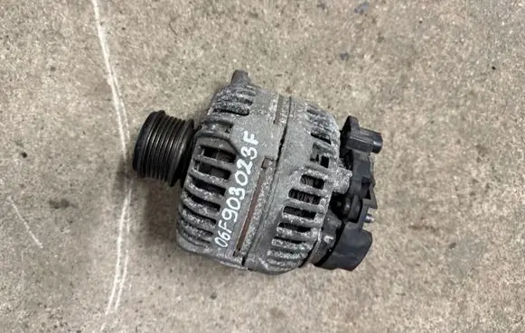 Volkswagen Touran II Generator/alternator 06F903023F