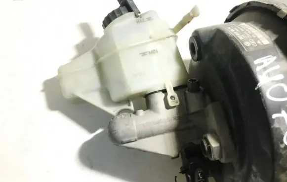 Volkswagen Golf V Master brake cylinder