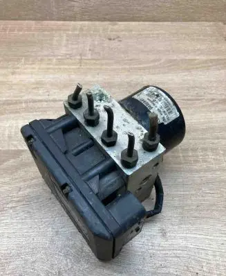 Volvo V70 ABS Pump 9496942 9496941
