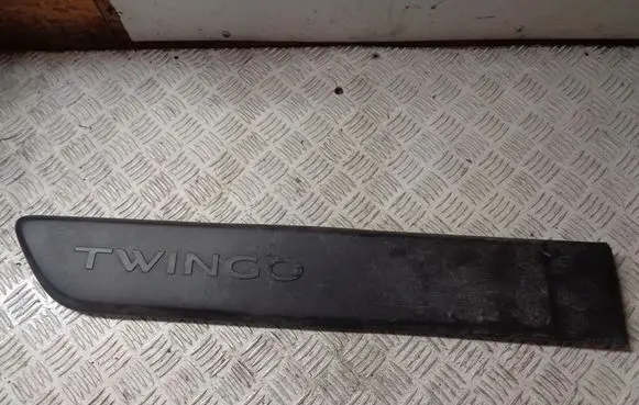 Renault Twingo III Rear door trim (molding) 828201148R