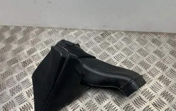 BMW 7 G11 G12 Air intake duct part 8617096